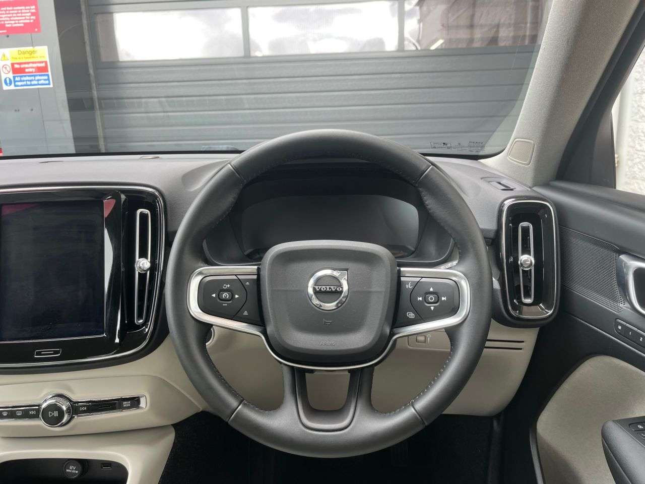 2020 VOLVO XC40 2020 VOLVO XC40