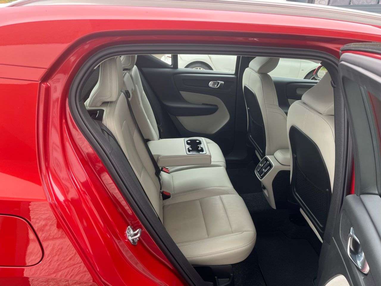 2020 VOLVO XC40 2020 VOLVO XC40