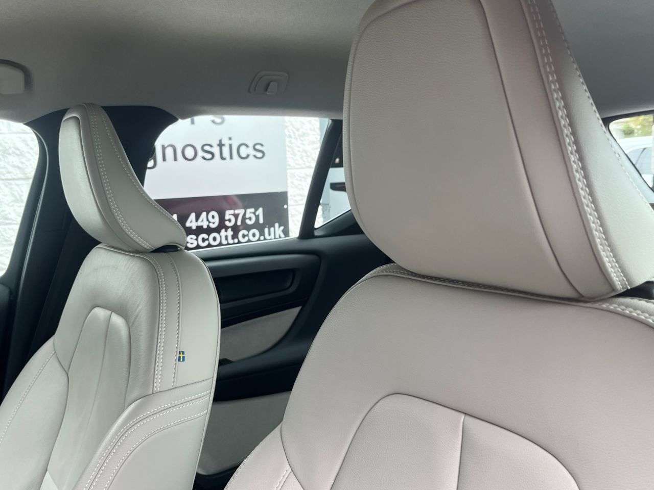 2020 VOLVO XC40 2020 VOLVO XC40