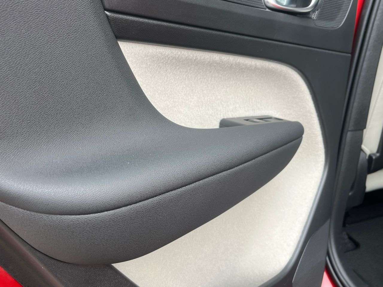 2020 VOLVO XC40 2020 VOLVO XC40