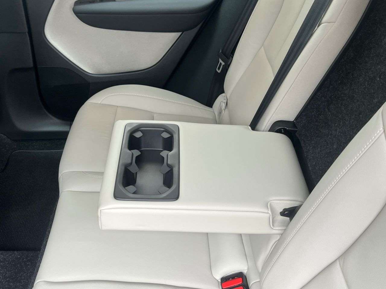 2020 VOLVO XC40 2020 VOLVO XC40