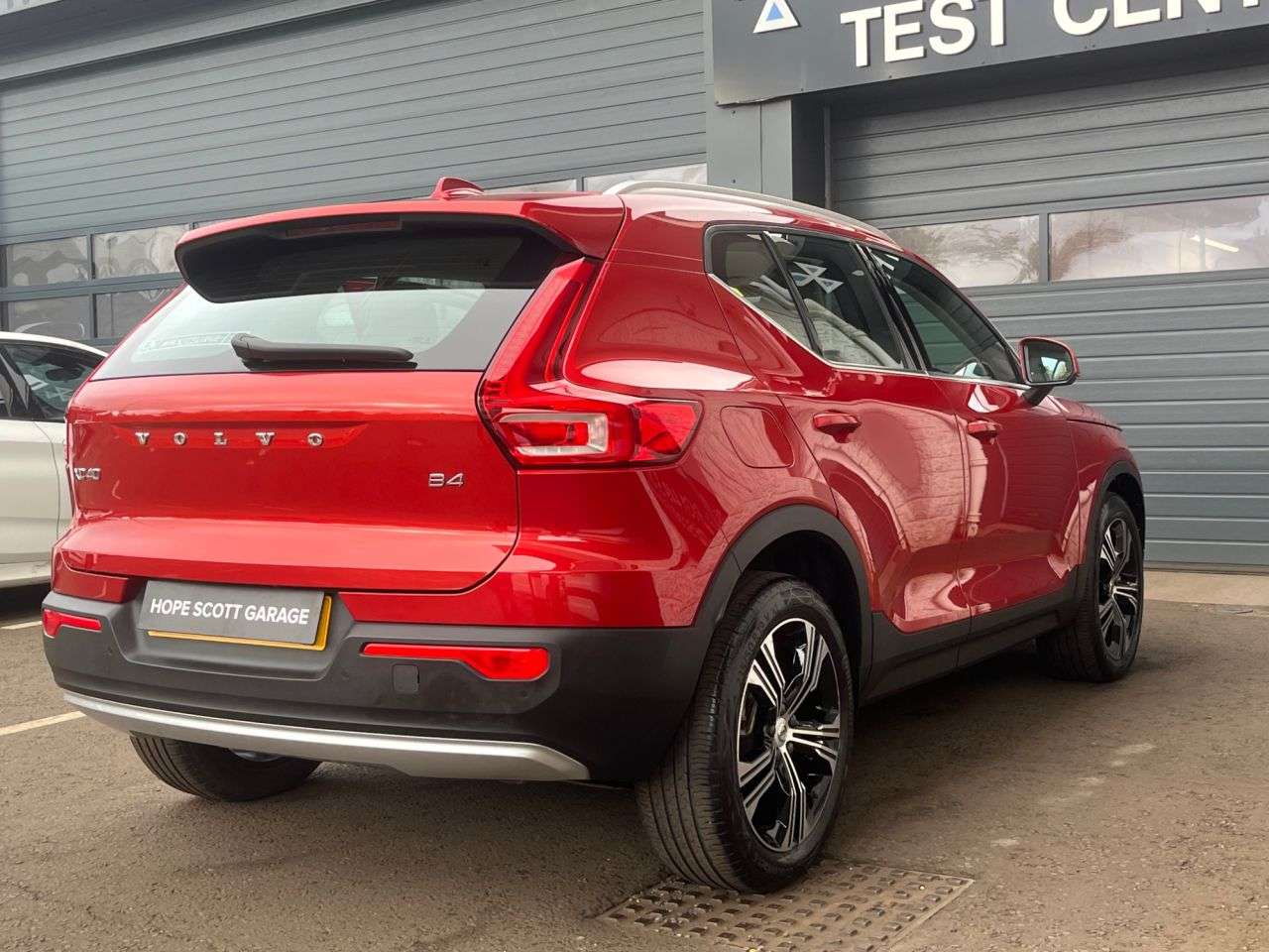 2020 VOLVO XC40 2020 VOLVO XC40