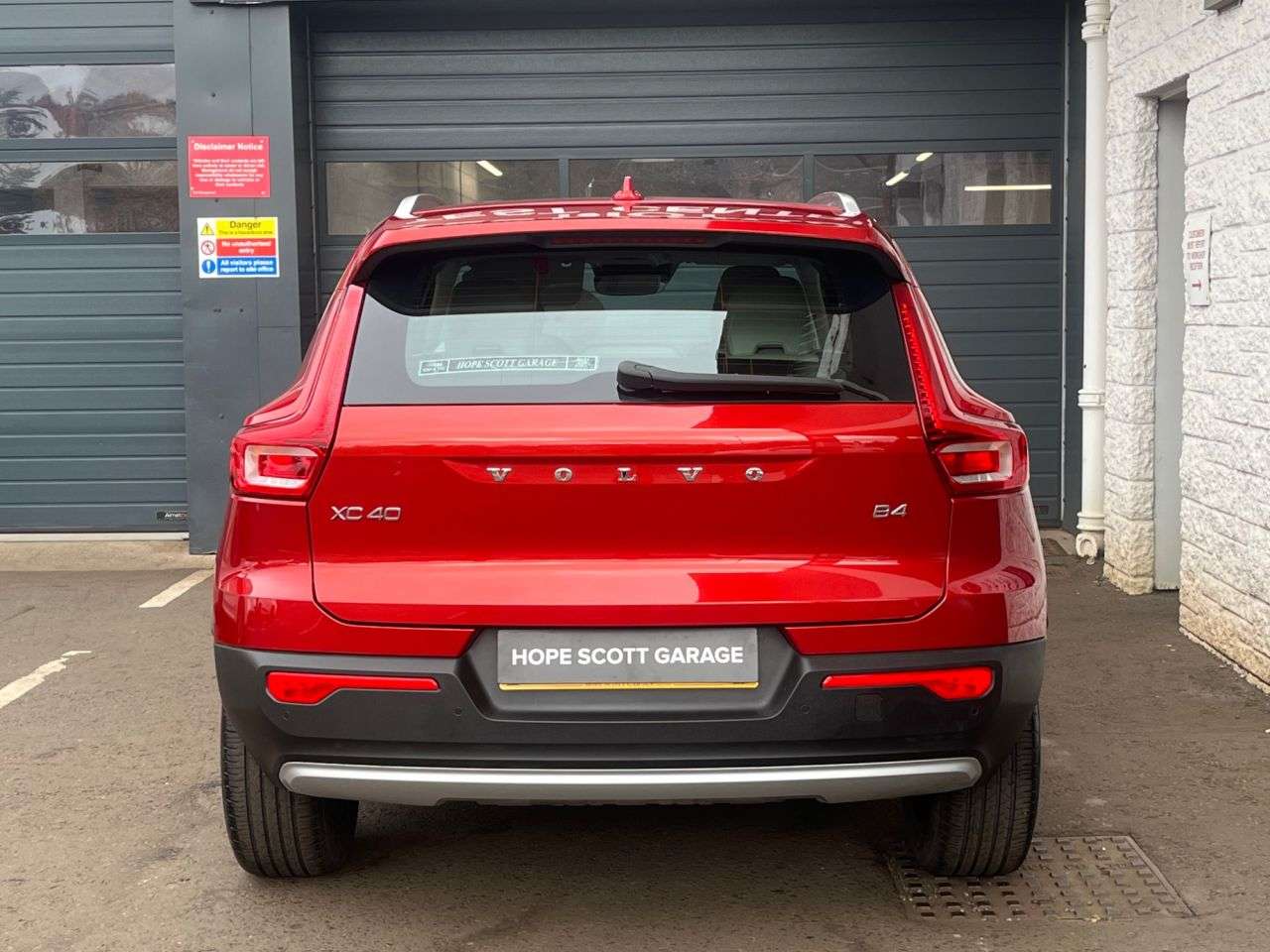 2020 VOLVO XC40 2020 VOLVO XC40