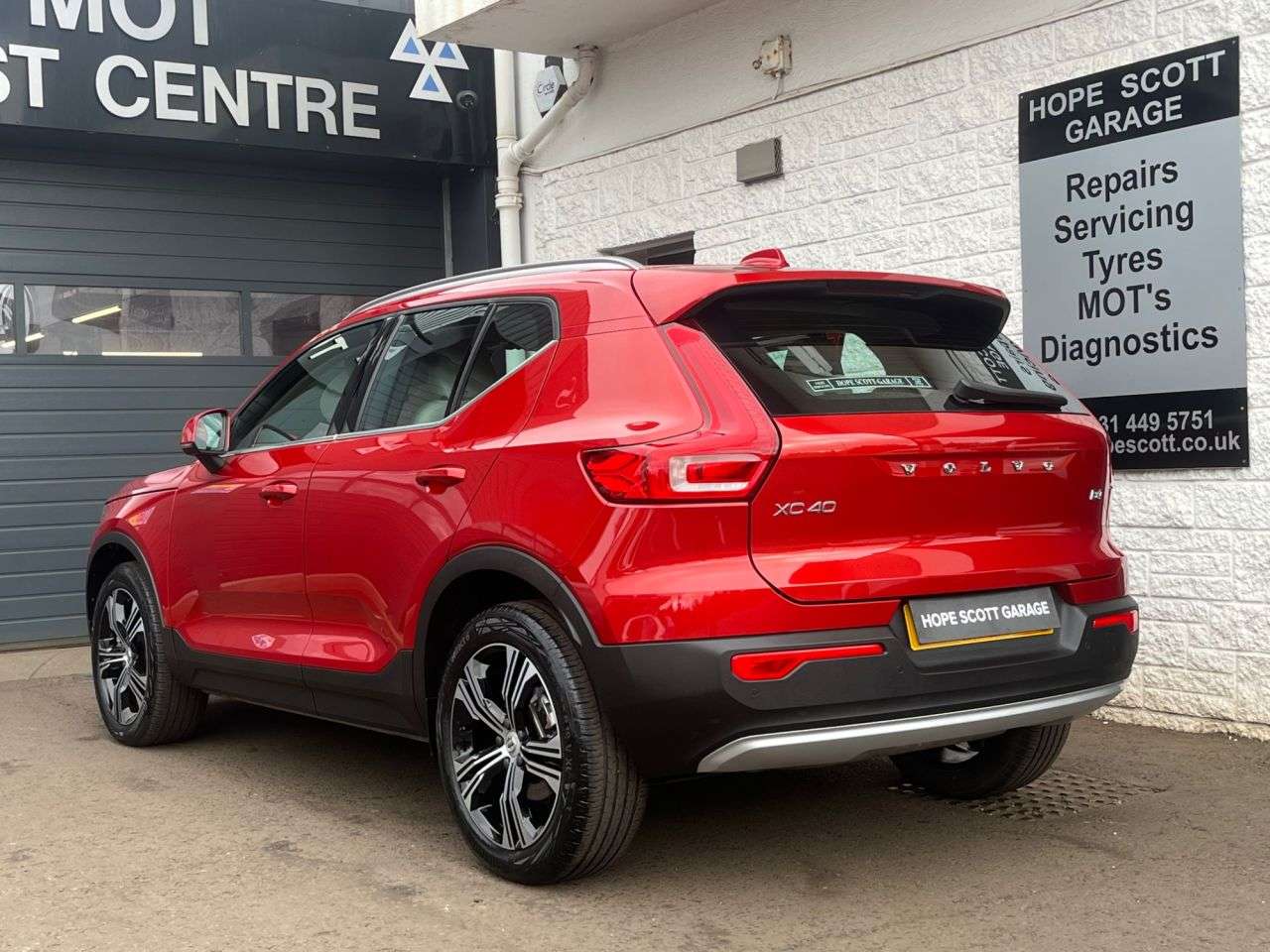 2020 VOLVO XC40 2020 VOLVO XC40