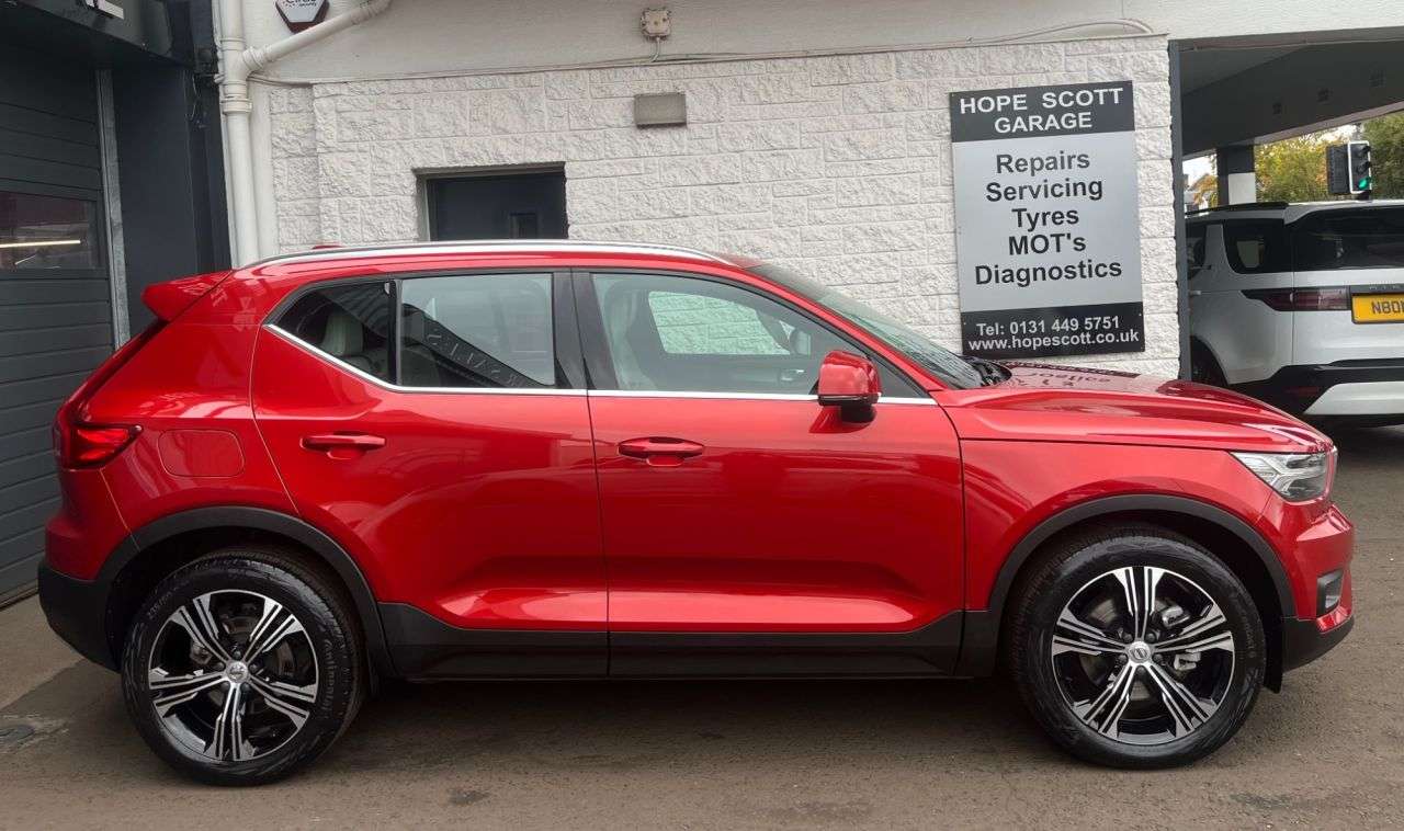 2020 VOLVO XC40 2020 VOLVO XC40