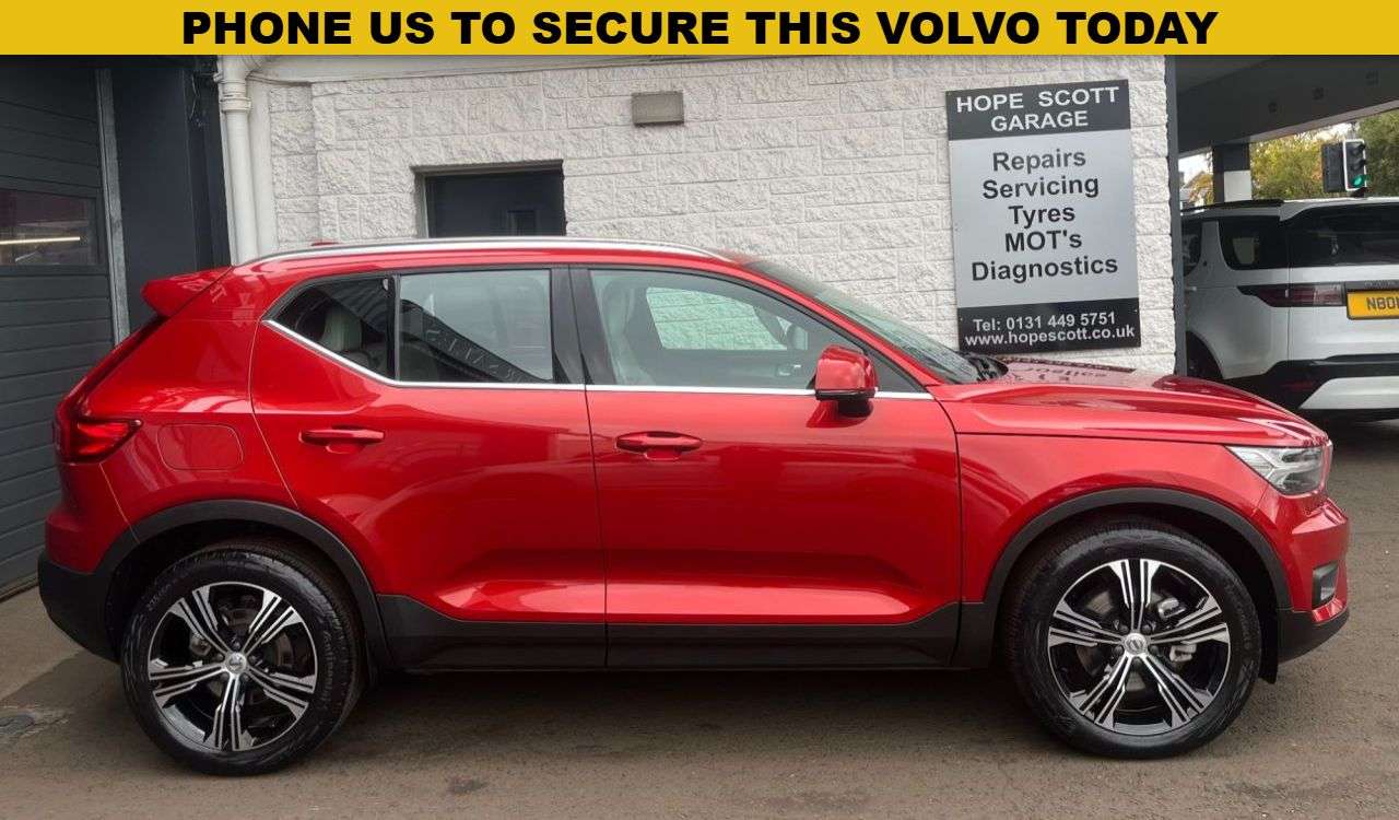 2020 VOLVO XC40 2020 VOLVO XC40