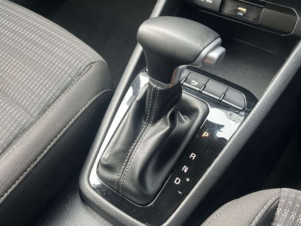 2023 KIA STONIC 2023 KIA STONIC