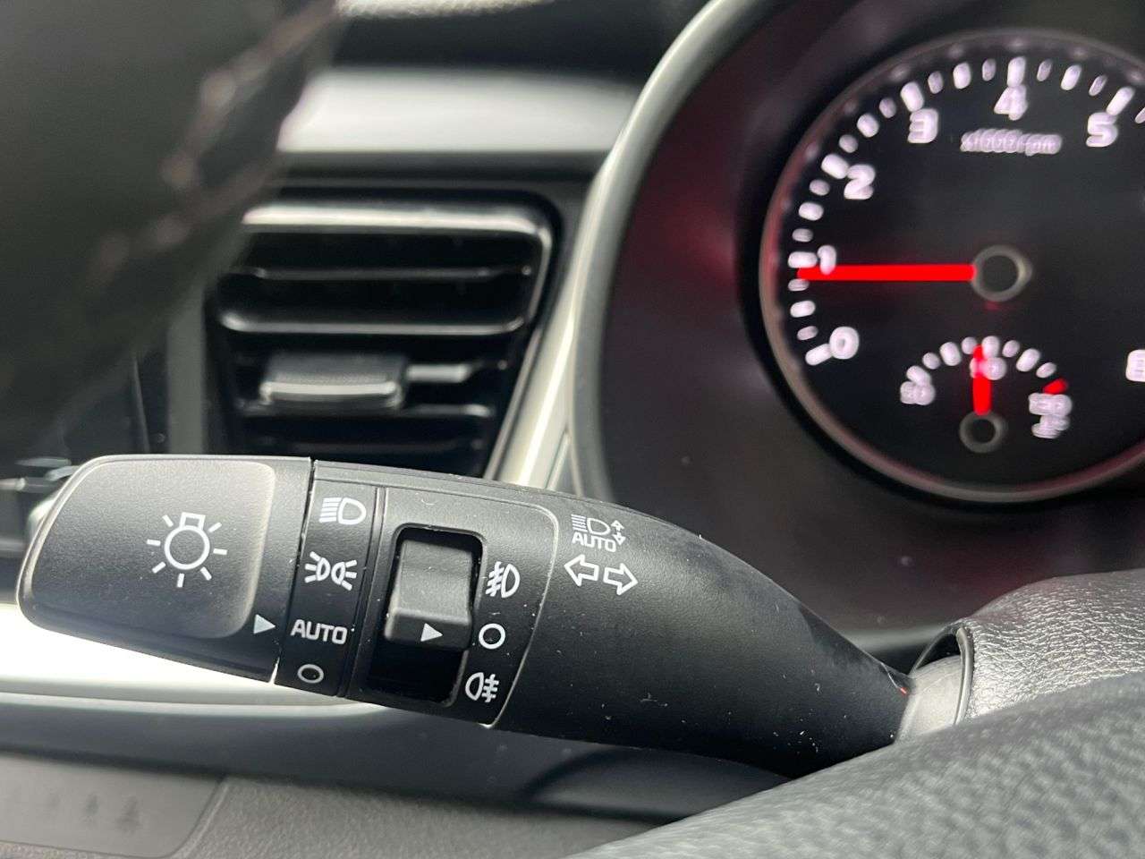 2023 KIA STONIC 2023 KIA STONIC