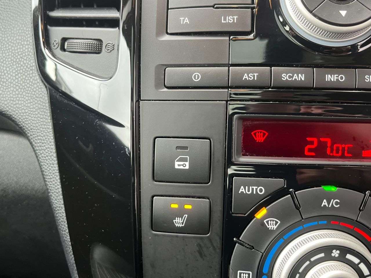 2014 KIA VENGA 2014 KIA VENGA