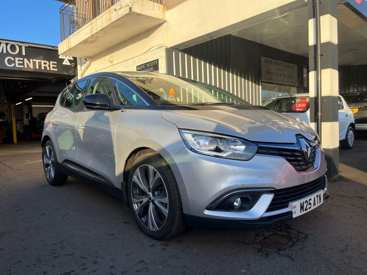 Check out this Renault Scenic 2017 Diesel Manual