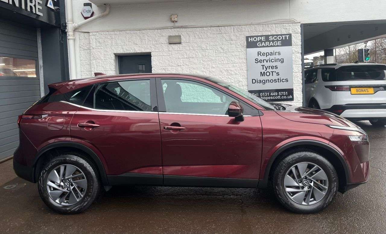 A 2022 NISSAN QASHQAI 1.3 DIG-T MHEV Acenta Premium SUV 5dr Petrol Hybrid Manual Euro 6 (s/s) (14 A 2022 NISSAN QASHQAI 1.3 DIG-T MHEV Acenta Premium SUV 5dr Petrol Hybrid Manual Euro 6 (s/s) (14