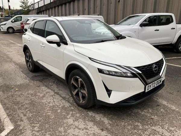 A 2022 NISSAN QASHQAI 1.3 DIG-T MHEV N-Connecta SUV 5dr Petrol Hybrid Manual Euro 6 (s/s) (140 ps A 2022 NISSAN QASHQAI 1.3 DIG-T MHEV N-Connecta SUV 5dr Petrol Hybrid Manual Euro 6 (s/s) (140 ps