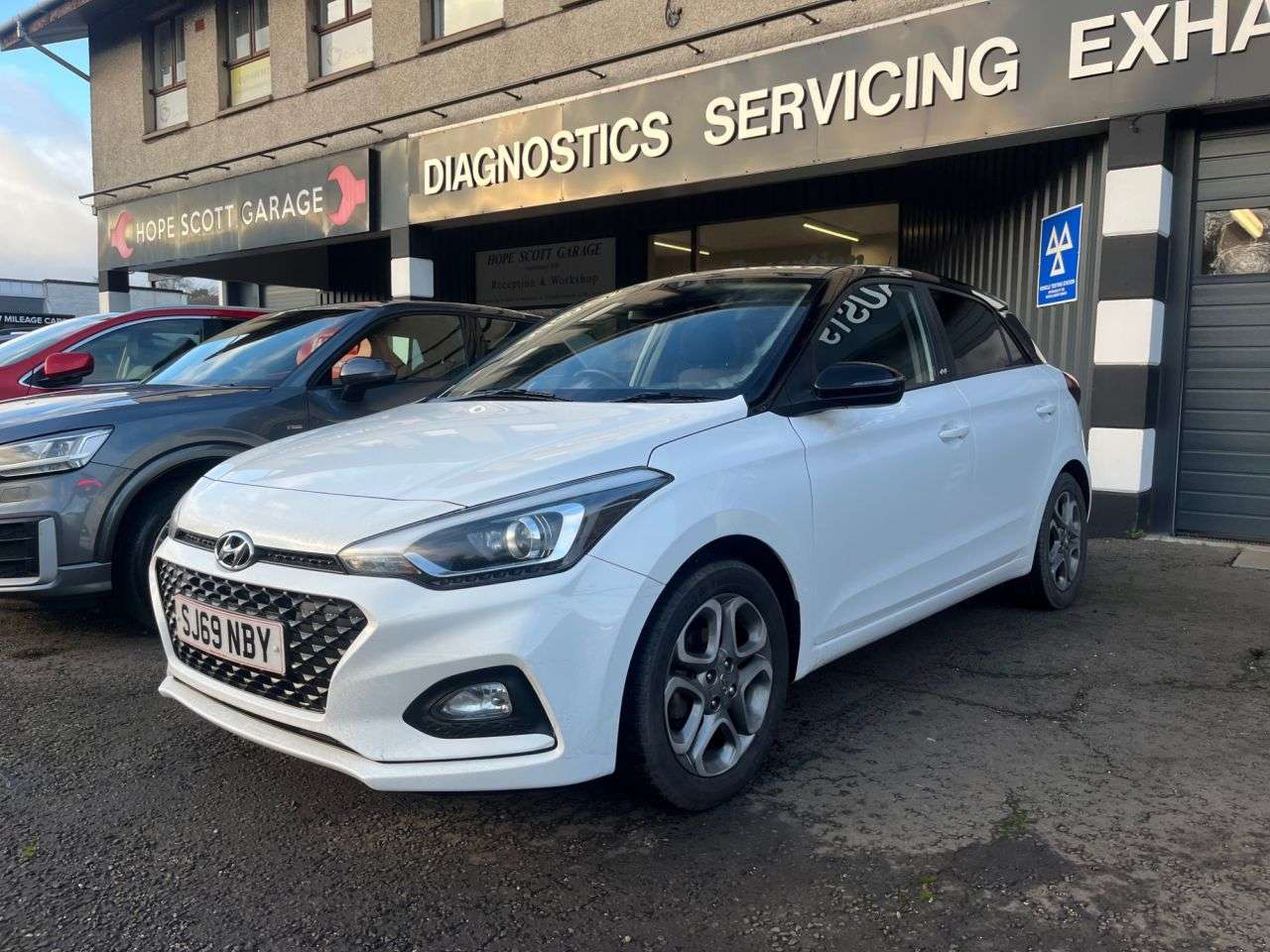 A 2019 HYUNDAI I20 1.2 Play Hatchback 5dr Petrol Manual Euro 6 (s/s) (84 ps) ***SUPER LOW MILE A 2019 HYUNDAI I20 1.2 Play Hatchback 5dr Petrol Manual Euro 6 (s/s) (84 ps) ***SUPER LOW MILE