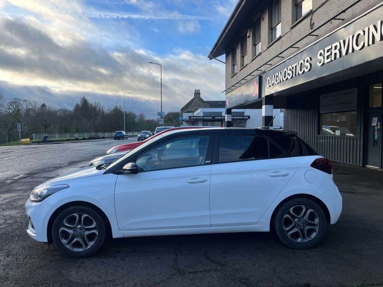 A 2019 HYUNDAI I20 1.2 Play Hatchback 5dr Petrol Manual Euro 6 (s/s) (84 ps) ***SUPER LOW MILE A 2019 HYUNDAI I20 1.2 Play Hatchback 5dr Petrol Manual Euro 6 (s/s) (84 ps) ***SUPER LOW MILE