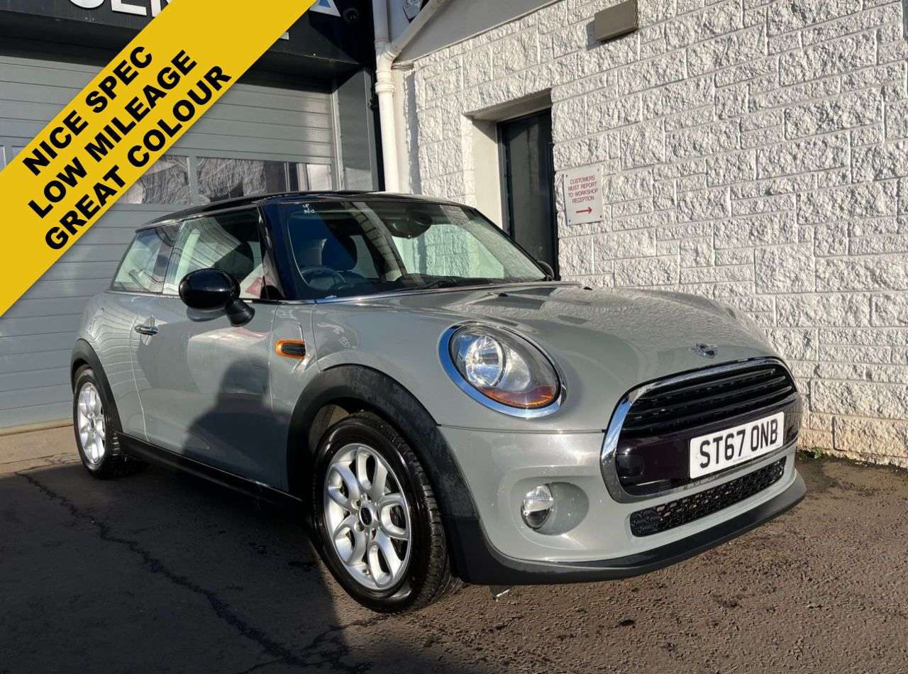 A 2017 MINI HATCH 1.5 Cooper Hatchback 3dr Petrol Manual Euro 6 (s/s) (136 ps) A 2017 MINI HATCH 1.5 Cooper Hatchback 3dr Petrol Manual Euro 6 (s/s) (136 ps)
