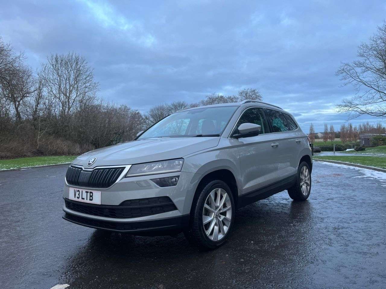 A 2020 SKODA KAROQ 1.6 TDI SE L SUV 5dr Diesel DSG Euro 6 (s/s) (115 ps) ***WINTER PACK+CAMERA A 2020 SKODA KAROQ 1.6 TDI SE L SUV 5dr Diesel DSG Euro 6 (s/s) (115 ps) ***WINTER PACK+CAMERA