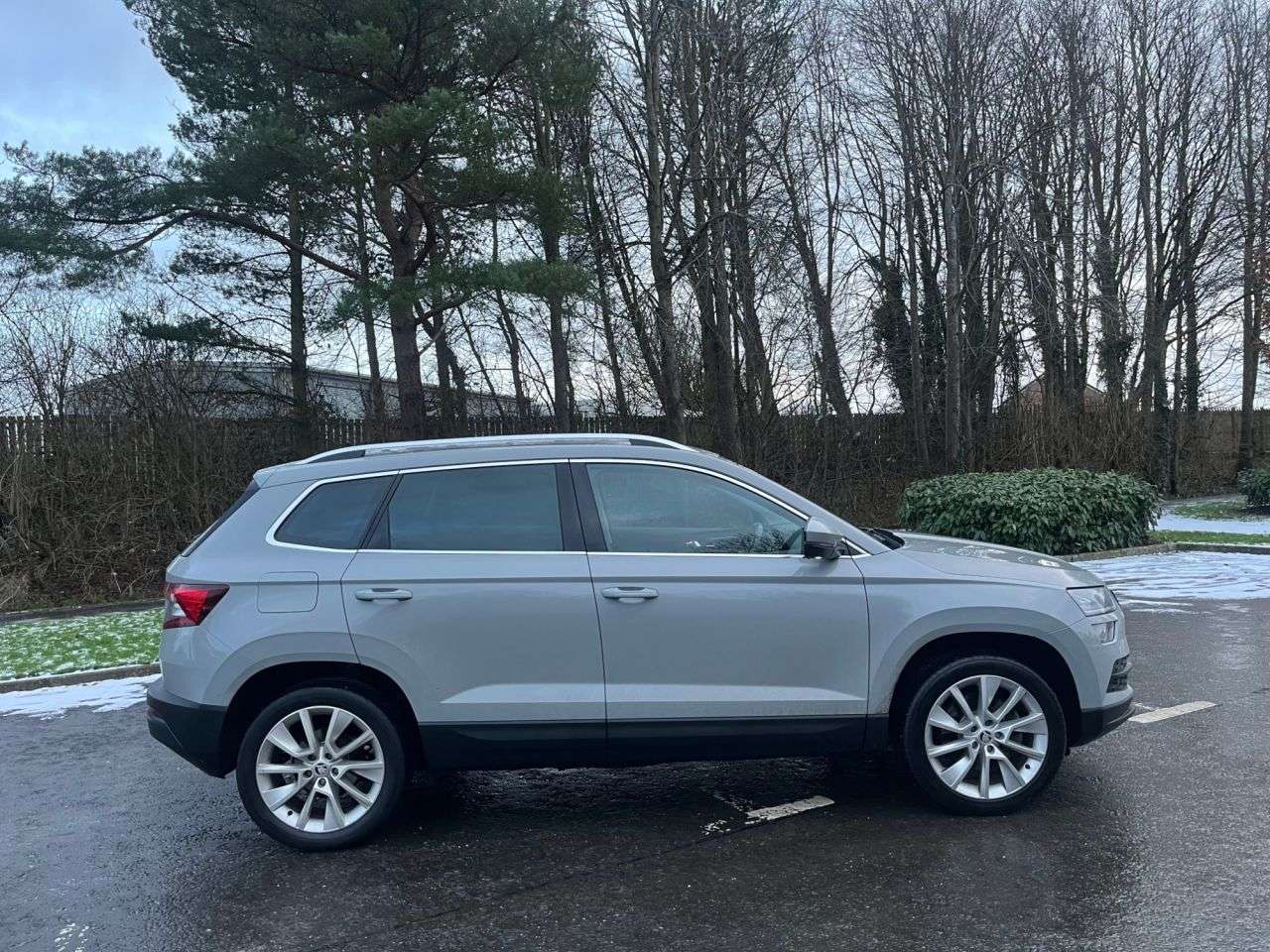 A 2020 SKODA KAROQ 1.6 TDI SE L SUV 5dr Diesel DSG Euro 6 (s/s) (115 ps) ***WINTER PACK+CAMERA A 2020 SKODA KAROQ 1.6 TDI SE L SUV 5dr Diesel DSG Euro 6 (s/s) (115 ps) ***WINTER PACK+CAMERA