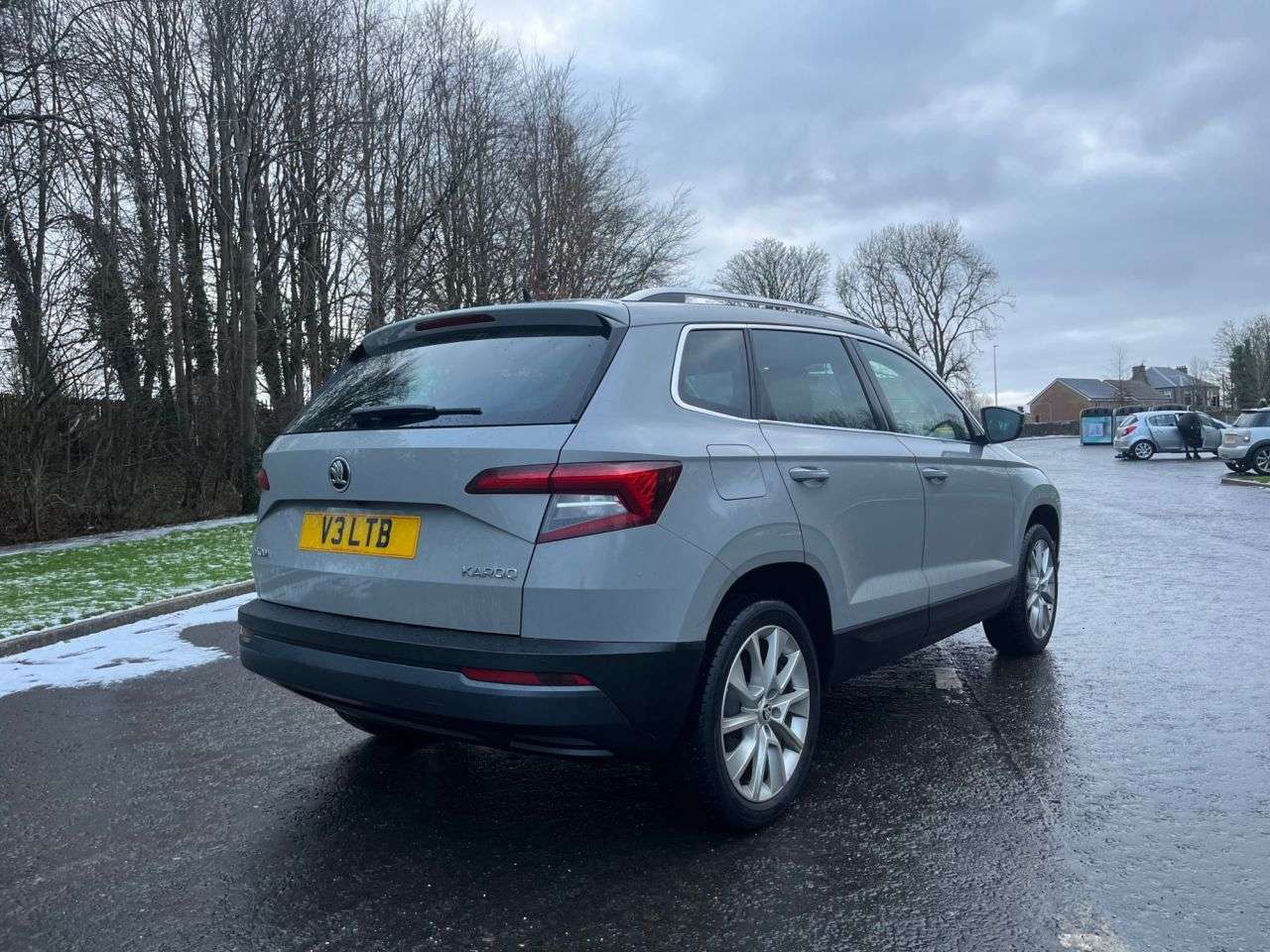 A 2020 SKODA KAROQ 1.6 TDI SE L SUV 5dr Diesel DSG Euro 6 (s/s) (115 ps) ***WINTER PACK+CAMERA A 2020 SKODA KAROQ 1.6 TDI SE L SUV 5dr Diesel DSG Euro 6 (s/s) (115 ps) ***WINTER PACK+CAMERA