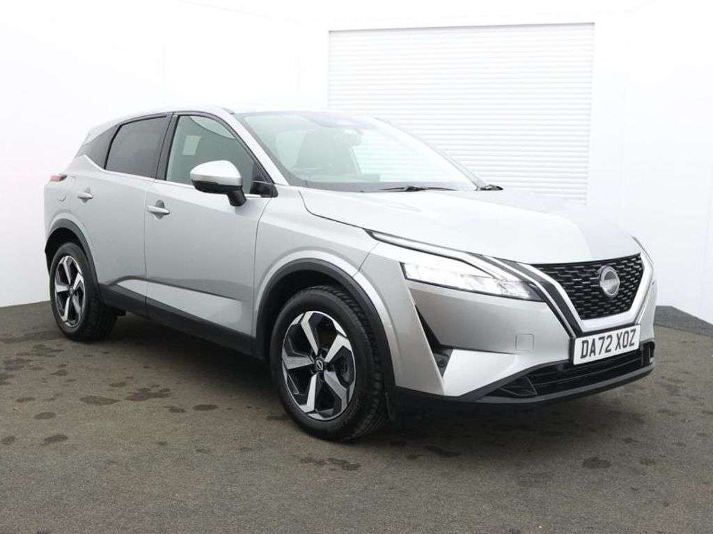 A 2022 NISSAN QASHQAI 1.3 DIG-T MHEV N-Connecta SUV 5dr Petrol Hybrid Manual Euro 6 (s/s) (140 ps A 2022 NISSAN QASHQAI 1.3 DIG-T MHEV N-Connecta SUV 5dr Petrol Hybrid Manual Euro 6 (s/s) (140 ps