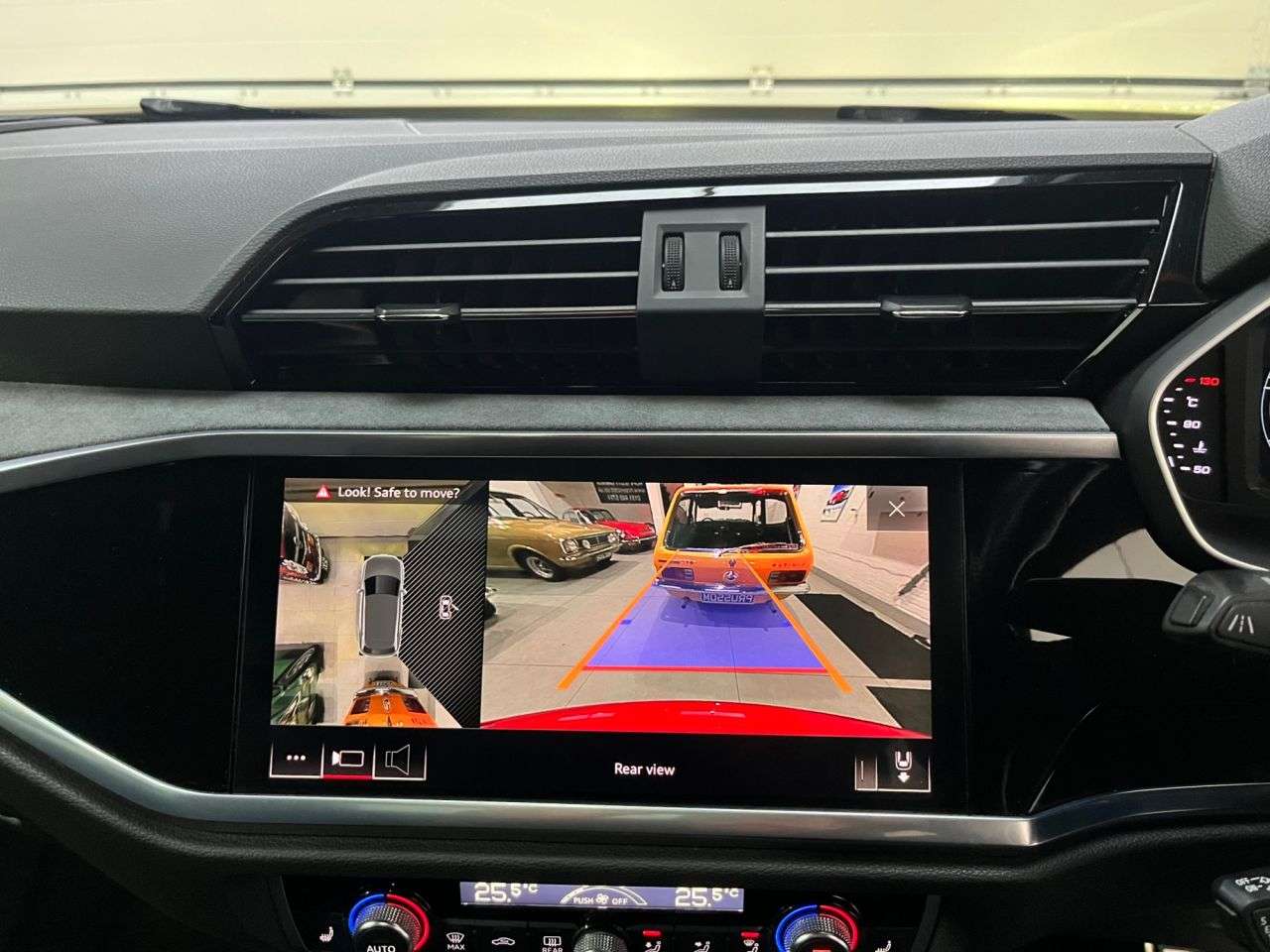 2019 AUDI Q3 2019 AUDI Q3