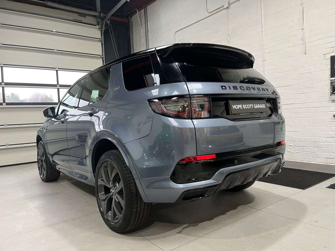 A 2020 LAND ROVER DISCOVERY SPORT 2.0 P200 MHEV R-Dynamic SE SUV 5dr Petrol Auto 4WD Euro 6 (s/s) ***BlackPac A 2020 LAND ROVER DISCOVERY SPORT 2.0 P200 MHEV R-Dynamic SE SUV 5dr Petrol Auto 4WD Euro 6 (s/s) ***BlackPac