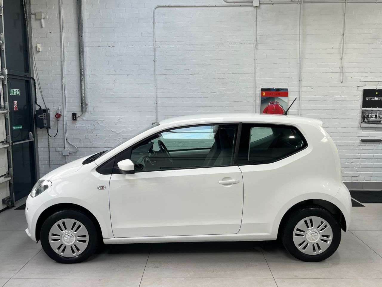A 2016 VOLKSWAGEN UP! 1.0 Move up! Hatchback 3dr Petrol Manual Euro 6 (60 ps) ***ONE OWNER+£20 RO A 2016 VOLKSWAGEN UP! 1.0 Move up! Hatchback 3dr Petrol Manual Euro 6 (60 ps) ***ONE OWNER+£20 RO