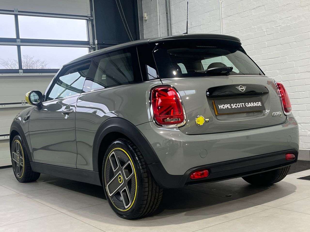 2021 MINI ELECTRIC HATCH 2021 MINI ELECTRIC HATCH