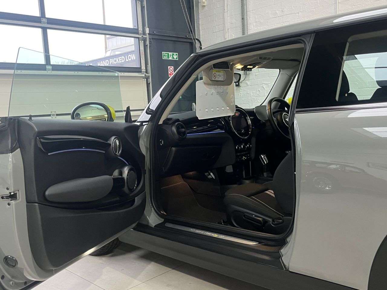 2021 MINI ELECTRIC HATCH 2021 MINI ELECTRIC HATCH