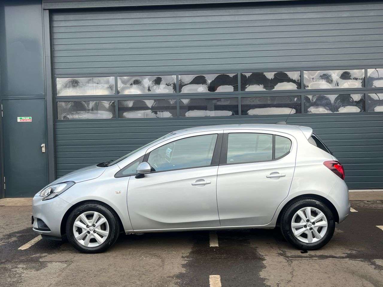 A 2018 VAUXHALL CORSA 1.4i ecoFLEX Design Hatchback 5dr Petrol Manual Euro 6 (90 ps) ***12 MONTHS A 2018 VAUXHALL CORSA 1.4i ecoFLEX Design Hatchback 5dr Petrol Manual Euro 6 (90 ps) ***12 MONTHS