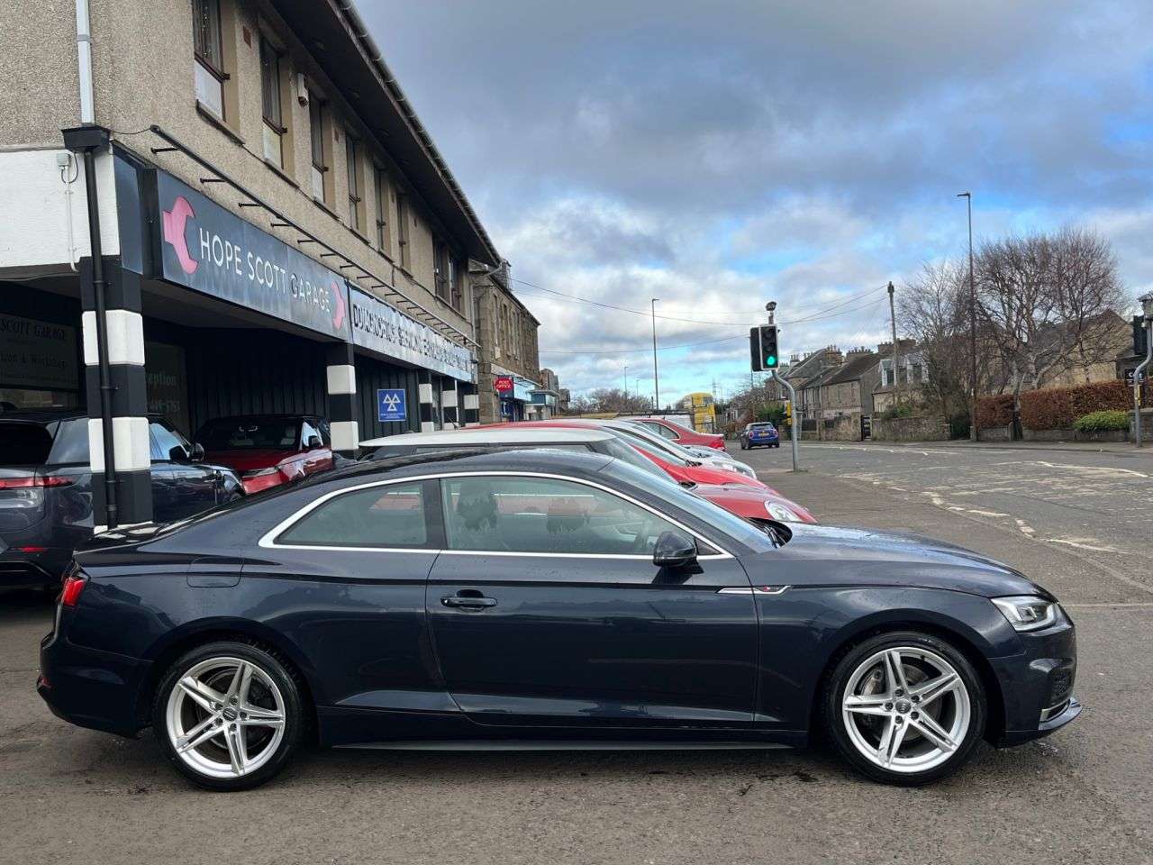 A 2017 AUDI A5 2.0 TDI S line Coupe 2dr Diesel S Tronic quattro Euro 6 (s/s) (190 ps) ***H A 2017 AUDI A5 2.0 TDI S line Coupe 2dr Diesel S Tronic quattro Euro 6 (s/s) (190 ps) ***H
