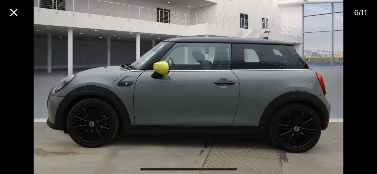 A 2022 MINI ELECTRIC HATCH Cooper SE 32.6kWh Level 2 Hatchback 3dr Electric Auto (184 ps) ***HEATED SE A 2022 MINI ELECTRIC HATCH Cooper SE 32.6kWh Level 2 Hatchback 3dr Electric Auto (184 ps) ***HEATED SE