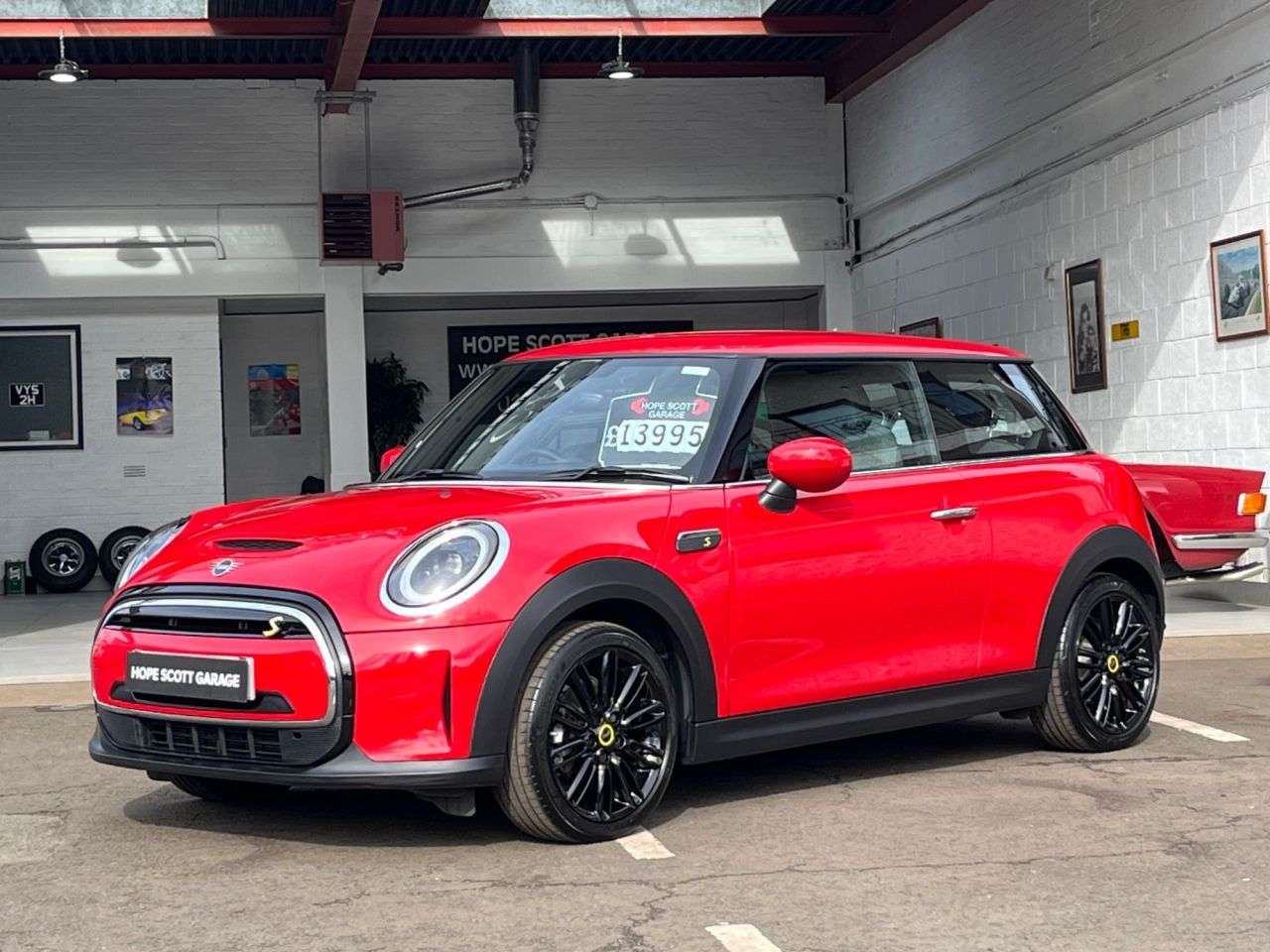 A 2023 MINI ELECTRIC HATCH Cooper SE 32.6kWh Level 2 Hatchback 3dr Electric Auto (184 ps) ***1OWNER+CA A 2023 MINI ELECTRIC HATCH Cooper SE 32.6kWh Level 2 Hatchback 3dr Electric Auto (184 ps) ***1OWNER+CA