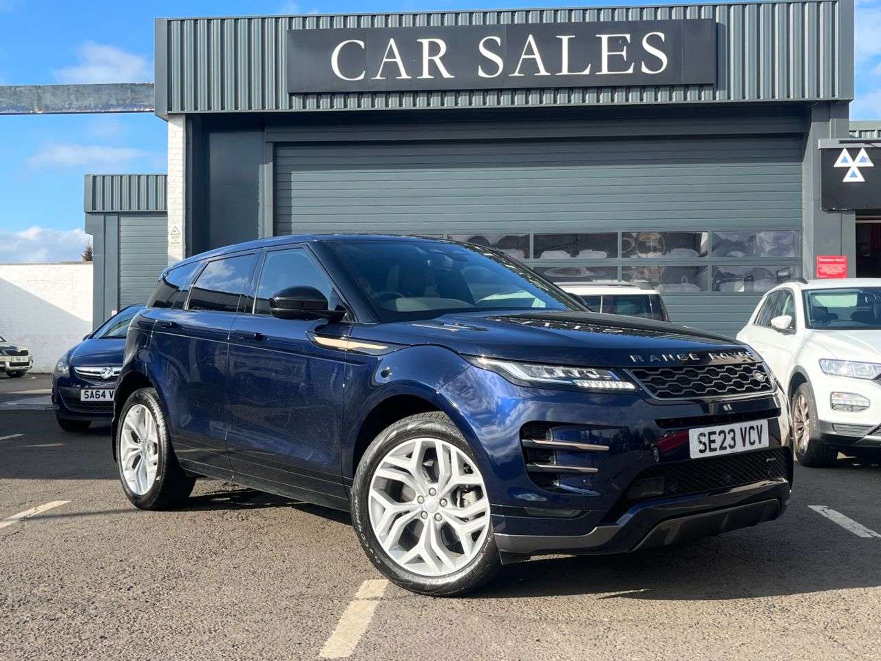 A 2023 LAND ROVER RANGE ROVER EVOQUE 2.0 P250 MHEV R-Dynamic S SUV 5dr Petrol Auto 4WD Euro 6 (s/s) (249 ps) *** A 2023 LAND ROVER RANGE ROVER EVOQUE 2.0 P250 MHEV R-Dynamic S SUV 5dr Petrol Auto 4WD Euro 6 (s/s) (249 ps) ***