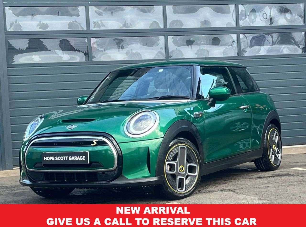 A 2022 MINI ELECTRIC HATCH Cooper SE 32.6kWh Level 2 Hatchback 3dr Electric Auto (184 ps) ***ONE OWNER A 2022 MINI ELECTRIC HATCH Cooper SE 32.6kWh Level 2 Hatchback 3dr Electric Auto (184 ps) ***ONE OWNER