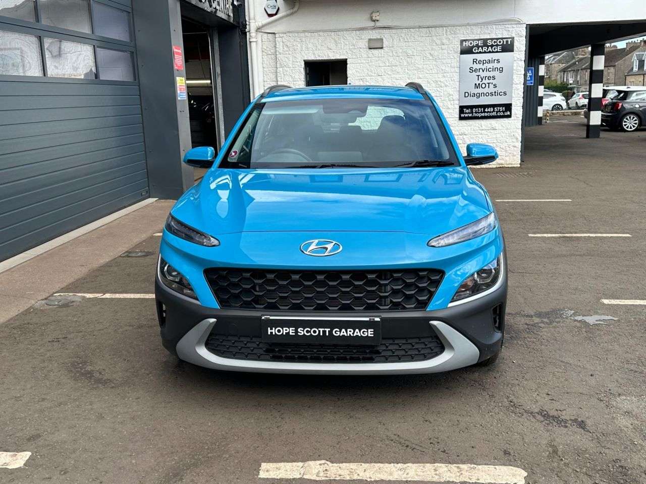 A 2022 HYUNDAI KONA 1.0 T-GDi MHEV SE Connect SUV 5dr Petrol Hybrid Manual Euro 6 (s/s) (120 ps A 2022 HYUNDAI KONA 1.0 T-GDi MHEV SE Connect SUV 5dr Petrol Hybrid Manual Euro 6 (s/s) (120 ps