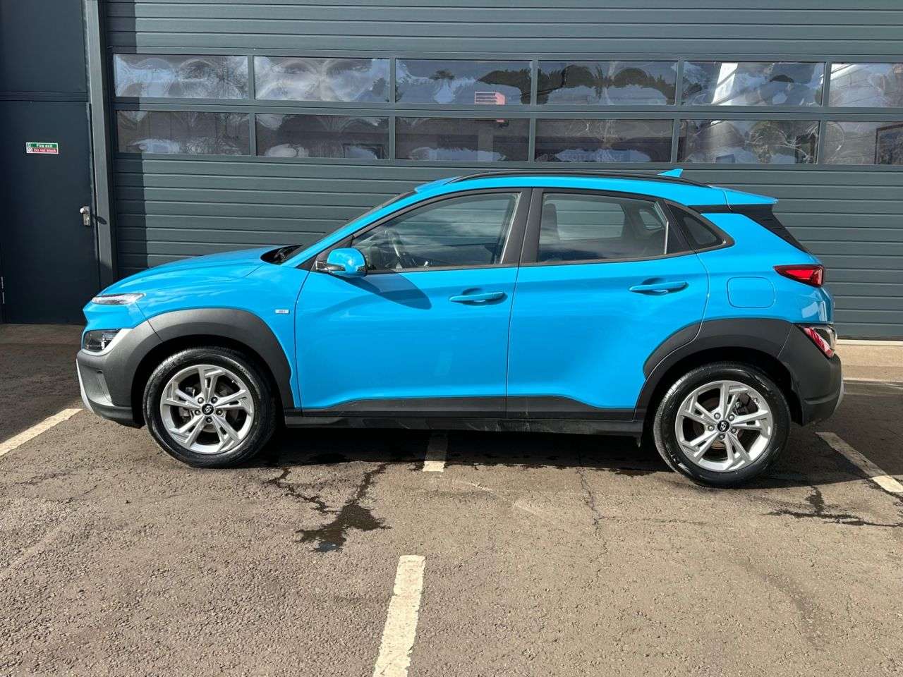 A 2022 HYUNDAI KONA 1.0 T-GDi MHEV SE Connect SUV 5dr Petrol Hybrid Manual Euro 6 (s/s) (120 ps A 2022 HYUNDAI KONA 1.0 T-GDi MHEV SE Connect SUV 5dr Petrol Hybrid Manual Euro 6 (s/s) (120 ps