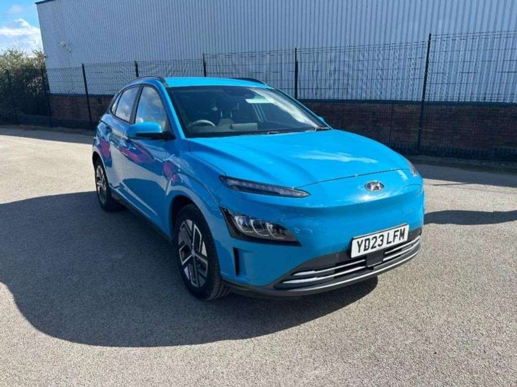 A 2023 HYUNDAI KONA 39kWh Premium SUV 5dr Electric Auto (10.5kW Charger) (136 ps) A 2023 HYUNDAI KONA 39kWh Premium SUV 5dr Electric Auto (10.5kW Charger) (136 ps)