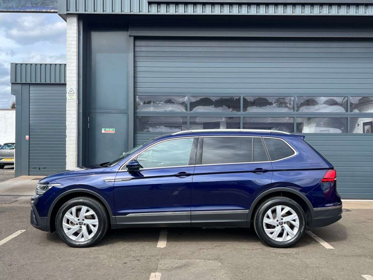 A 2022 VOLKSWAGEN TIGUAN ALLSPACE 1.5 TSI Life SUV 5dr Petrol DSG Euro 6 (s/s) (150 ps) ***1OWNER+APPLEPLAY+N A 2022 VOLKSWAGEN TIGUAN ALLSPACE 1.5 TSI Life SUV 5dr Petrol DSG Euro 6 (s/s) (150 ps) ***1OWNER+APPLEPLAY+N