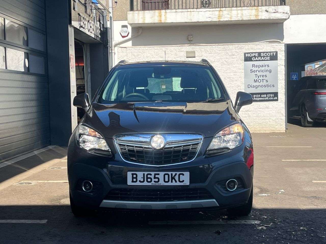 A 2015 VAUXHALL MOKKA 1.6 CDTi Tech Line SUV 5dr Diesel Manual 2WD Euro 6 (s/s) (136 ps) ***12 MO A 2015 VAUXHALL MOKKA 1.6 CDTi Tech Line SUV 5dr Diesel Manual 2WD Euro 6 (s/s) (136 ps) ***12 MO