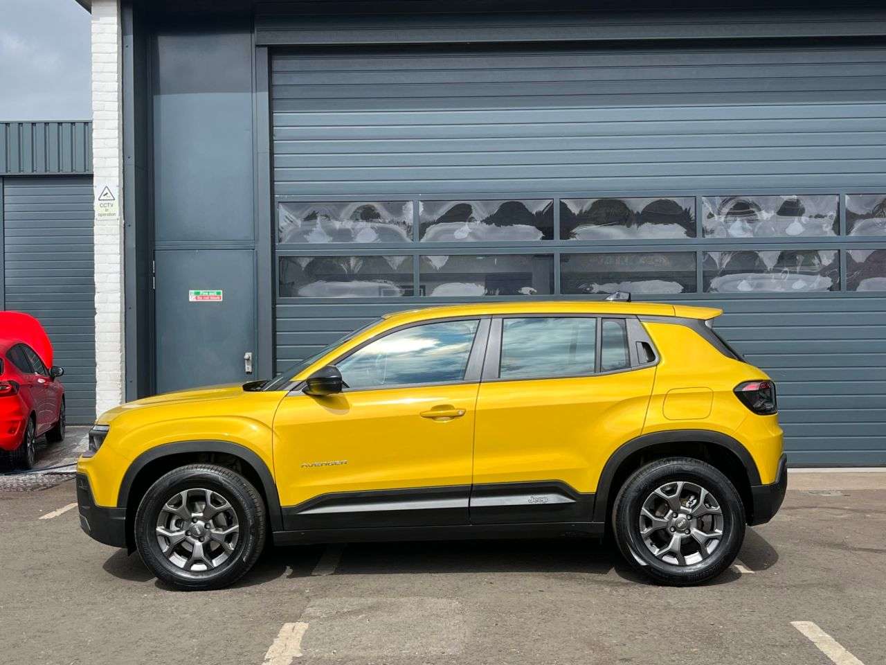 A 2025 JEEP AVENGER 1.2 e-Hybrid Longitude SUV 5dr Petrol Hybrid e-DCT Euro 6 (s/s) (100 ps) ** A 2025 JEEP AVENGER 1.2 e-Hybrid Longitude SUV 5dr Petrol Hybrid e-DCT Euro 6 (s/s) (100 ps) **