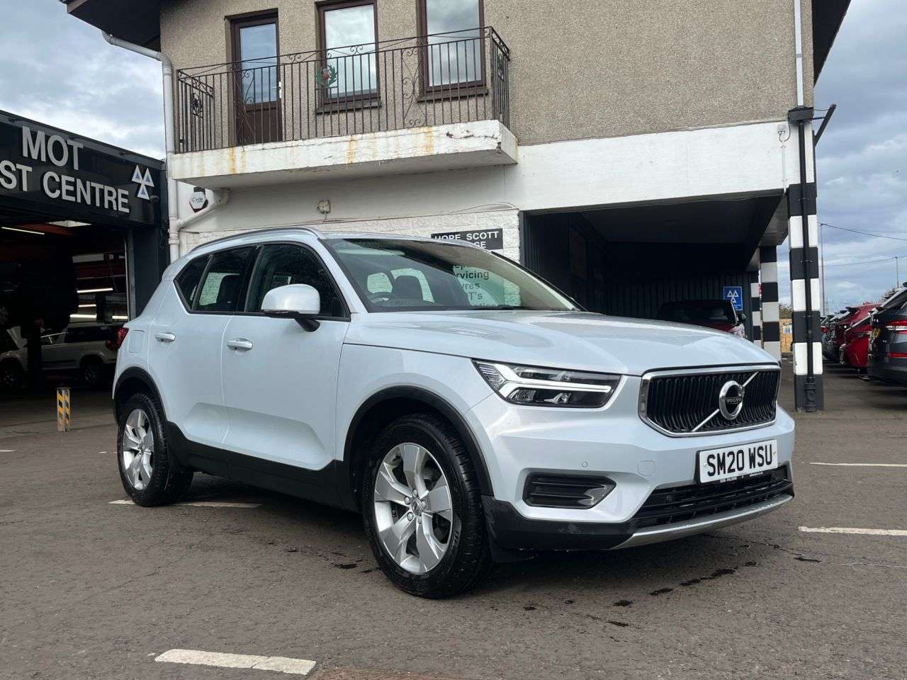 2020 VOLVO XC40 2020 VOLVO XC40