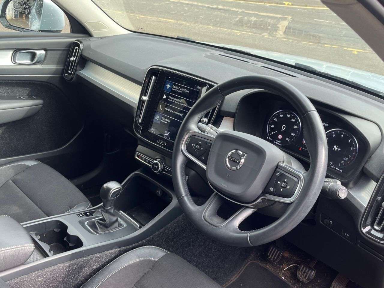 2020 VOLVO XC40 2020 VOLVO XC40