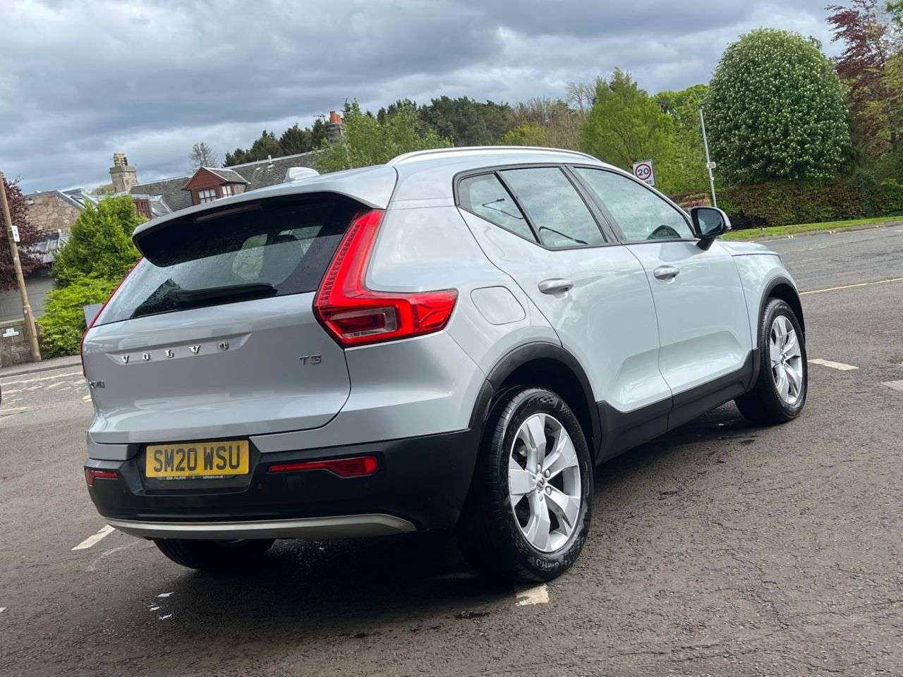 2020 VOLVO XC40 2020 VOLVO XC40