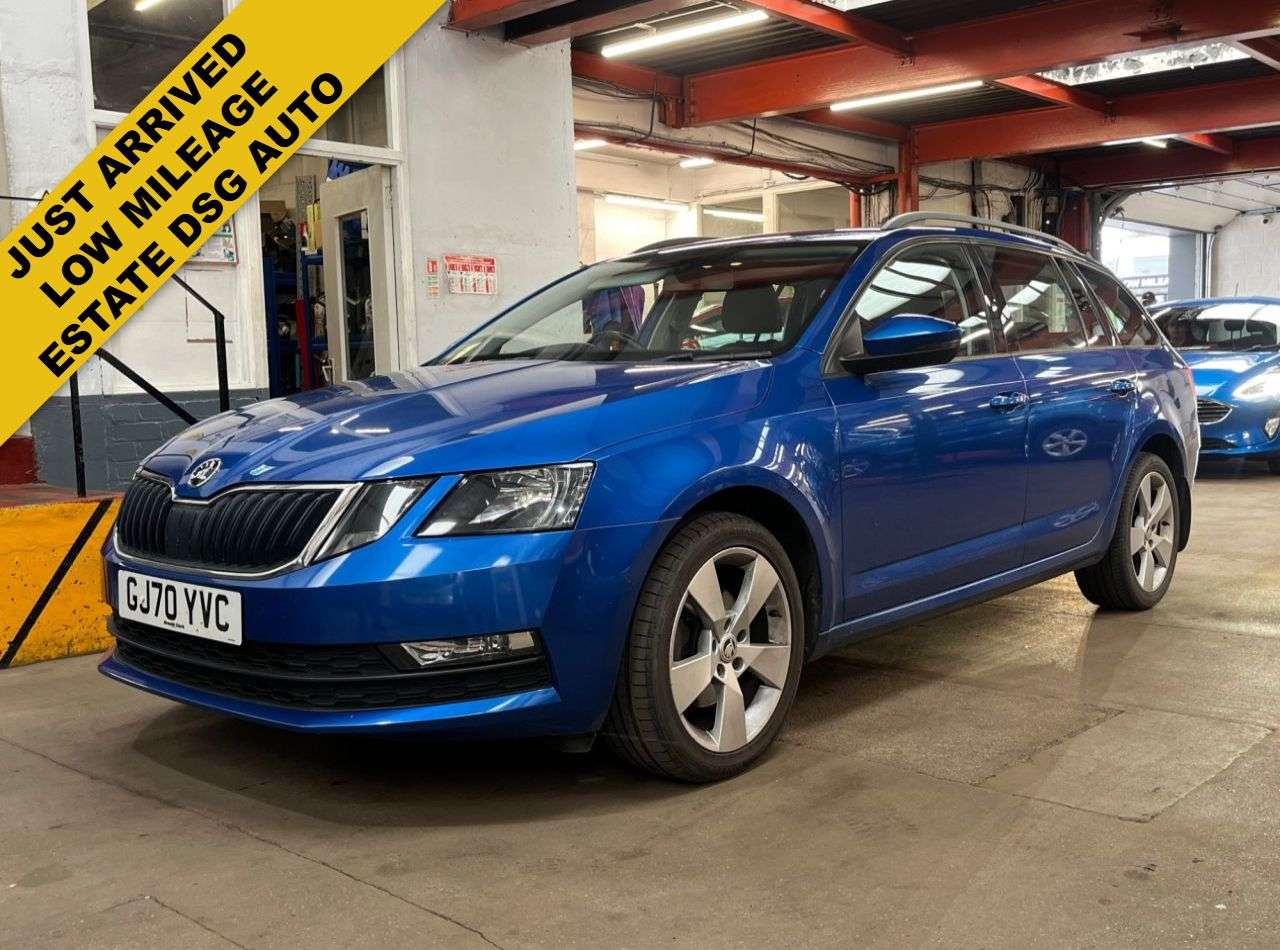 A 2020 SKODA OCTAVIA 1.5 TSI ACT SE Drive Estate 5dr Petrol DSG Euro 6 (s/s) (150 ps) ***APPLE C A 2020 SKODA OCTAVIA 1.5 TSI ACT SE Drive Estate 5dr Petrol DSG Euro 6 (s/s) (150 ps) ***APPLE C