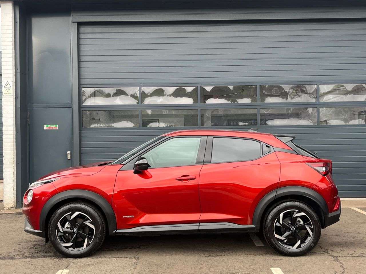 A 2023 NISSAN JUKE 1.6 N-Connecta SUV 5dr Petrol Hybrid Auto Euro 6 (143 ps) ***ONE OWNER + CA A 2023 NISSAN JUKE 1.6 N-Connecta SUV 5dr Petrol Hybrid Auto Euro 6 (143 ps) ***ONE OWNER + CA
