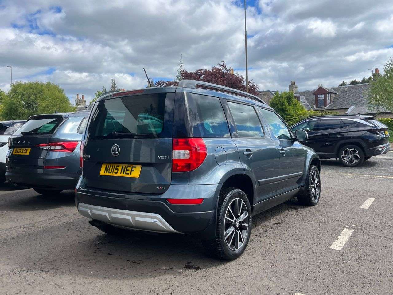 A 2015 SKODA YETI 2.0 TDI Elegance Outdoor 5dr Diesel Manual 4WD (140 ps) ***12 MONTHS MOT & A 2015 SKODA YETI 2.0 TDI Elegance Outdoor 5dr Diesel Manual 4WD (140 ps) ***12 MONTHS MOT &