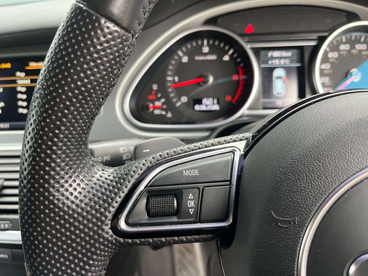 2015 AUDI Q7 2015 AUDI Q7