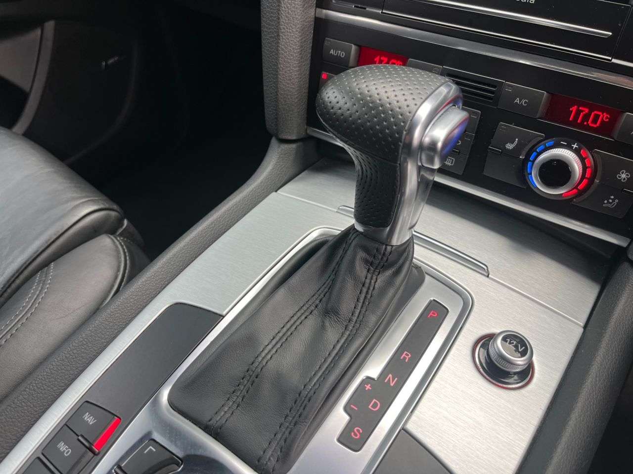 2015 AUDI Q7 2015 AUDI Q7