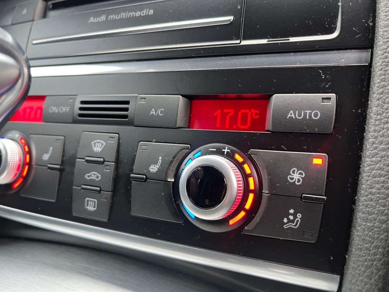 2015 AUDI Q7 2015 AUDI Q7
