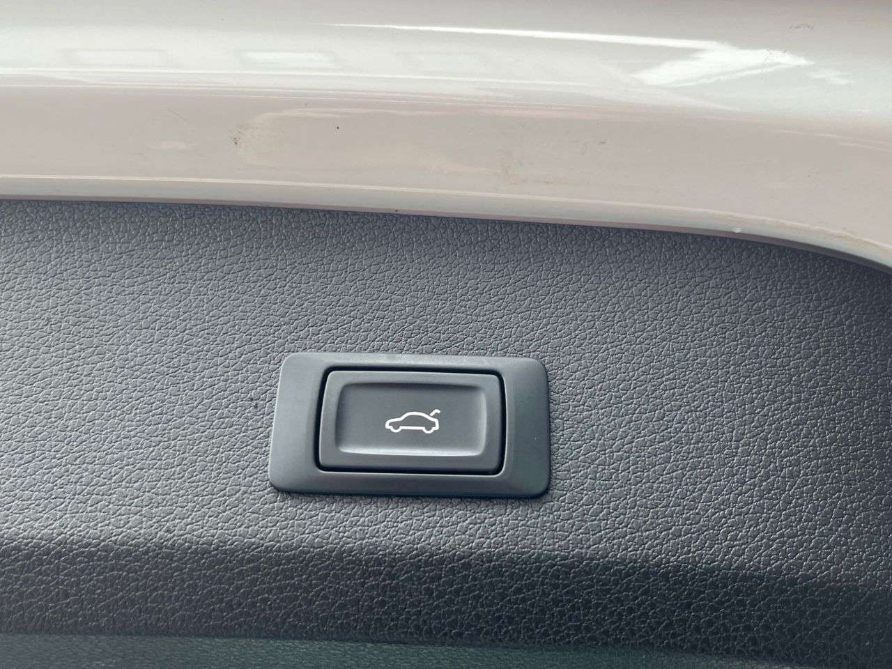 2015 AUDI Q7 2015 AUDI Q7
